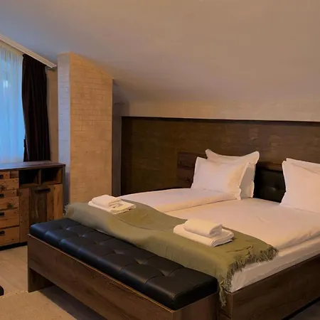 Deluxe 707 بوروفتس