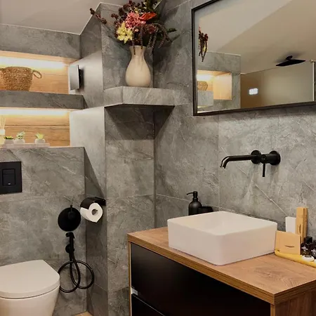 Deluxe 707 * بوروفتس